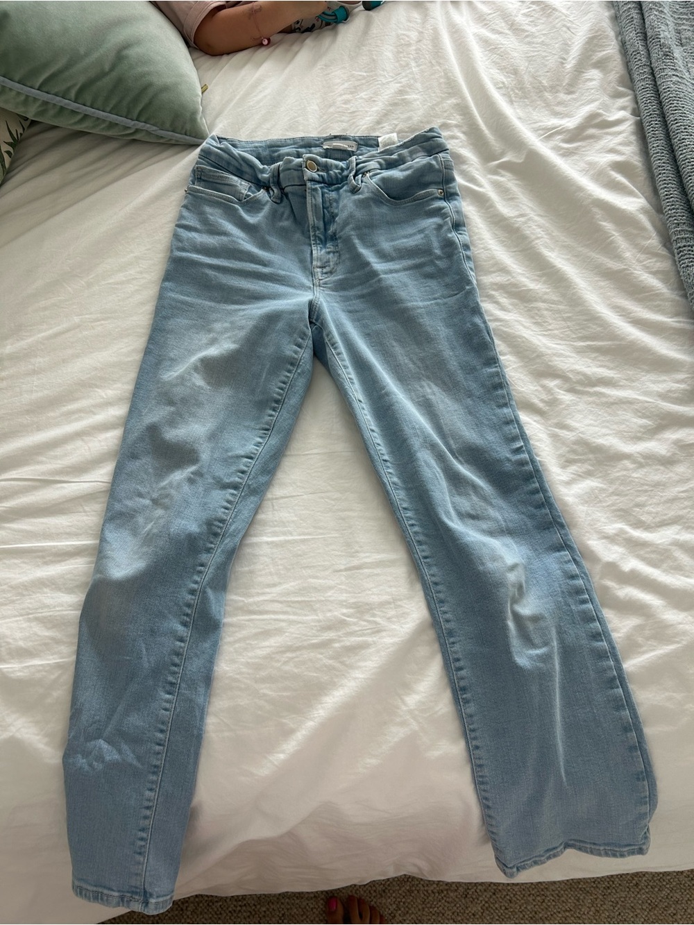 Good American Cropped Women’s Jeans - Classic Slim Fit